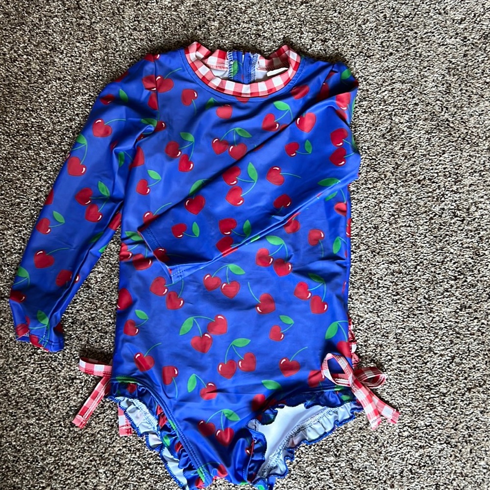 Girls swimsuit